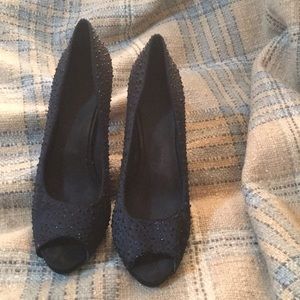 Gianni Bini black peep toe heel